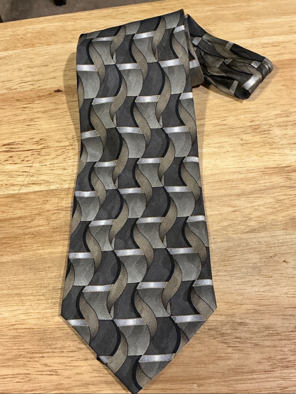 Via Europa Fine Neckwear 100% Silk Tie Hand Sewn EUC
